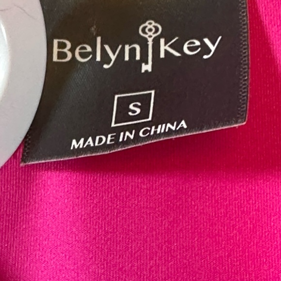 Belyn Key women’s top sz SM - Picture 3 of 4